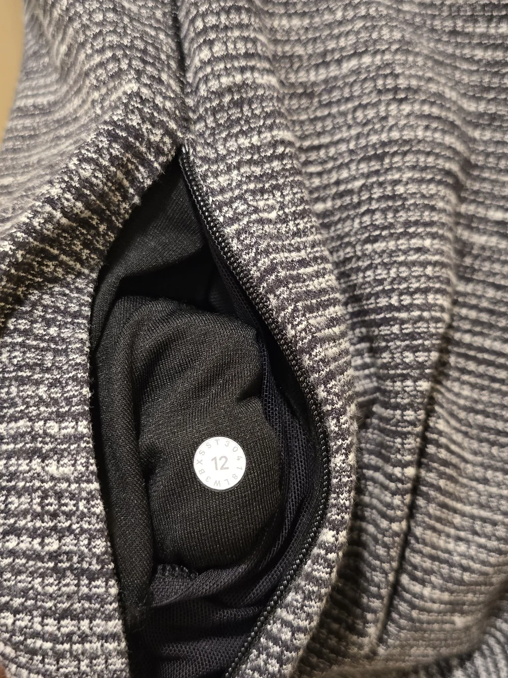 Lululemon Run Briskly 1/2 Zip Pullover Jacquard Black White Space Dye Jacket, 12